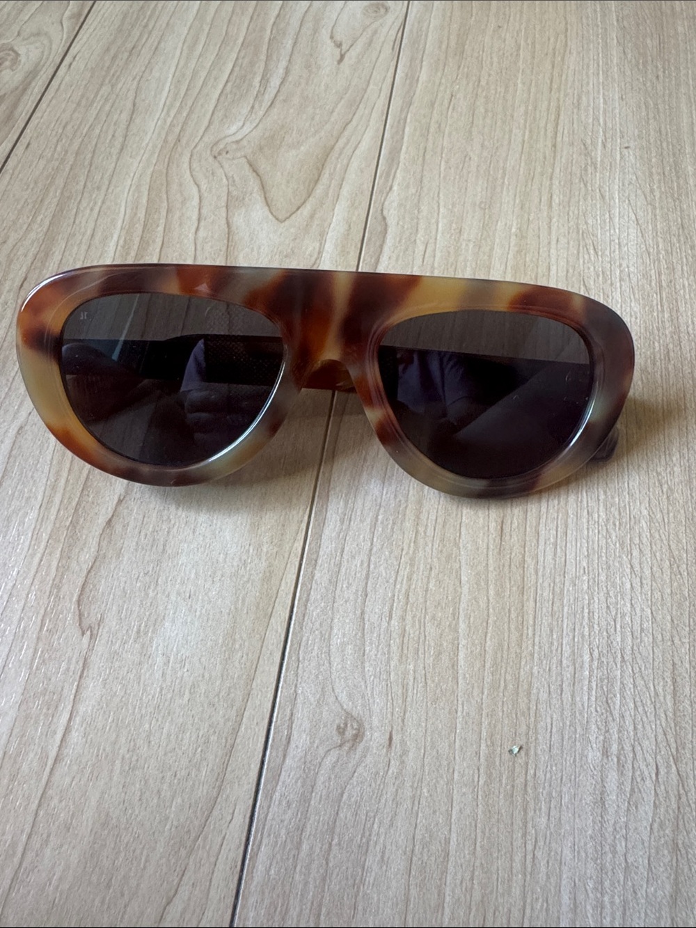 JIMMY FAIRLY The Gabrie Sunglasses in  Tortoise